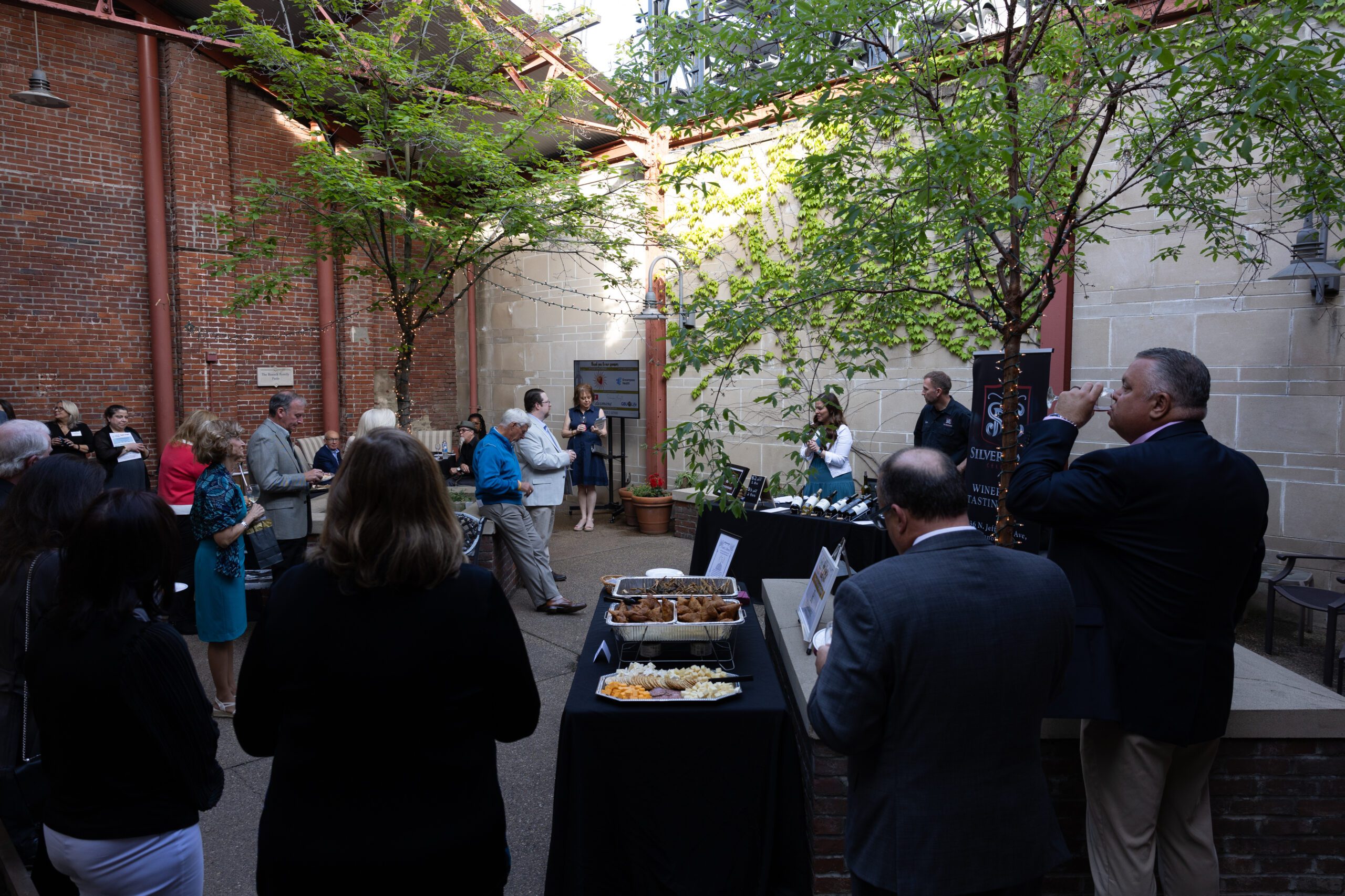 Cancer Bridges Wine event-photo by Dave Hochendoner-EOS R6m22024_04_267851